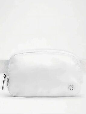lululemon Everywhere Belt Bag